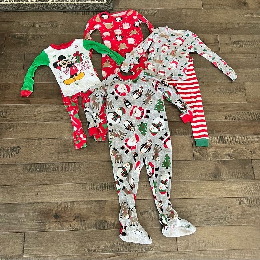 4 Toddler Christmas Pajamas Bundle Lot Matching Sets Disney Mickey Carter’s